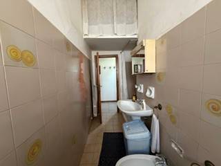 3 VANI CON POSTO AUTO
