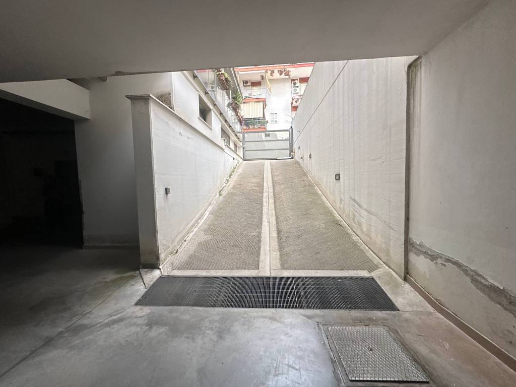 Modugno trilocale con terrazzo e box auto