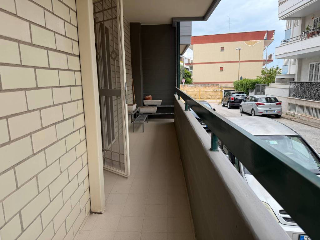 TRIVANI CON TAVERNETTA BOX E POSTO AUTO
