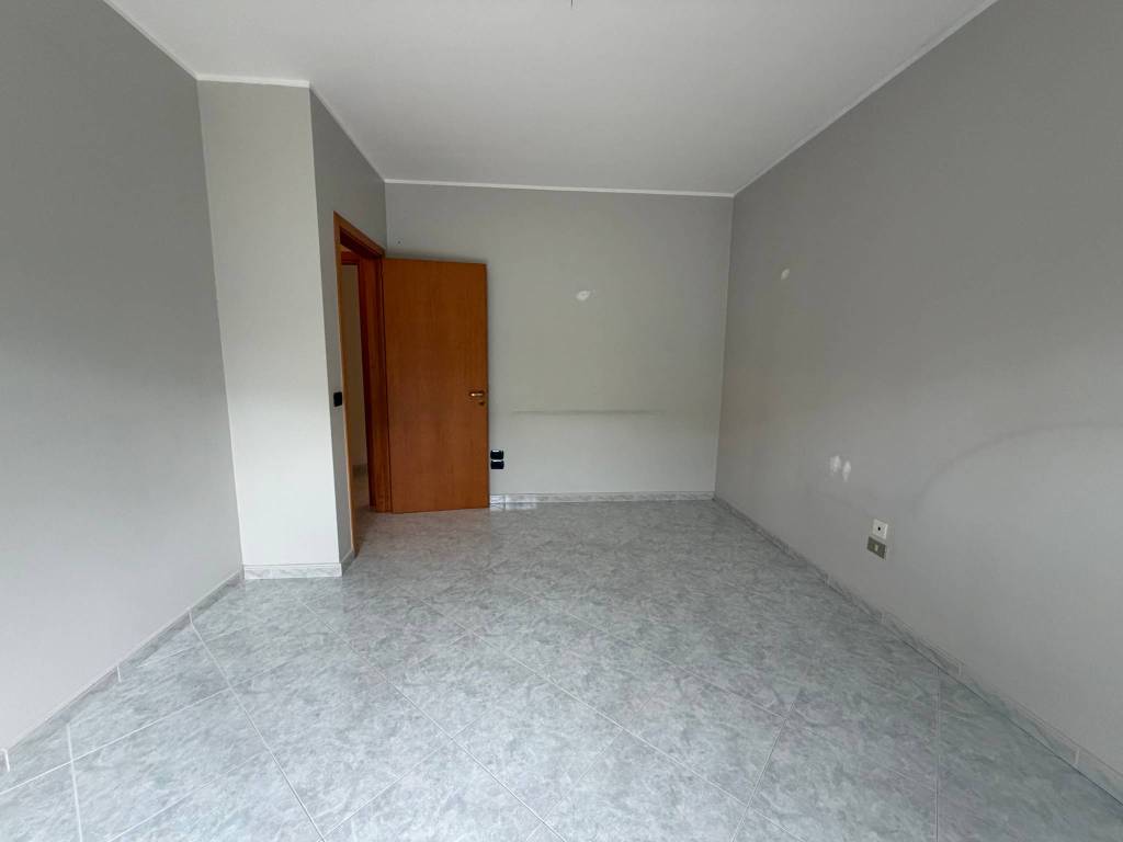 TRIVANI CON TAVERNETTA BOX E POSTO AUTO