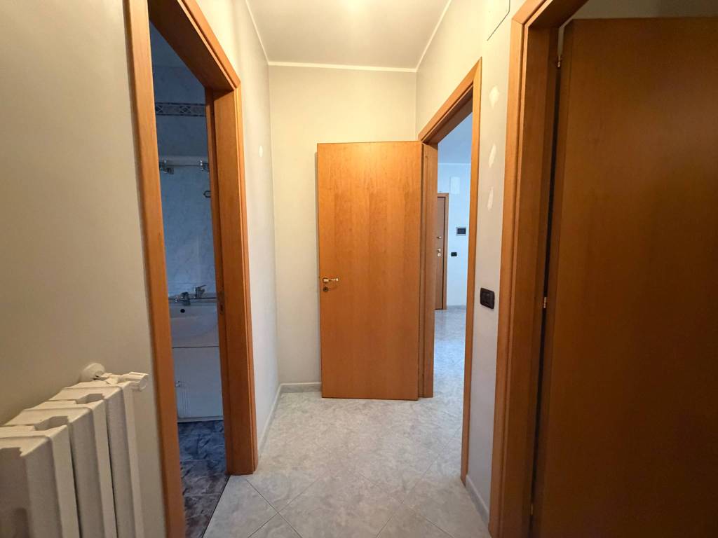 TRIVANI CON TAVERNETTA BOX E POSTO AUTO