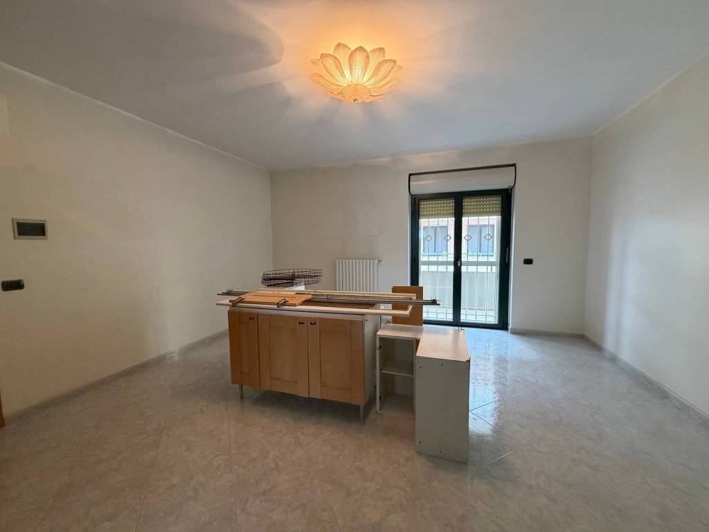 TRIVANI CON TAVERNETTA BOX E POSTO AUTO