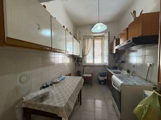 3 VANI CON POSTO AUTO