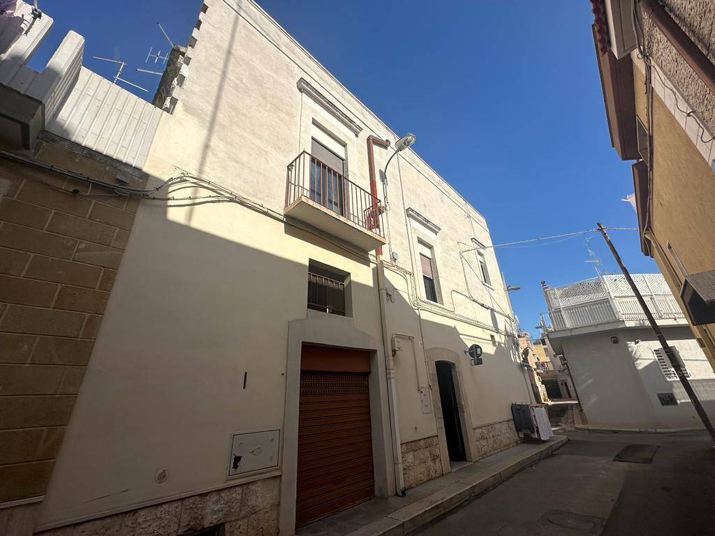 CASA INDIPENDENTE CON MANSARDA
