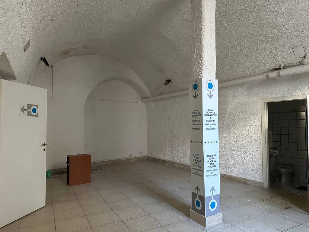 LOCALE COMMERCIALE