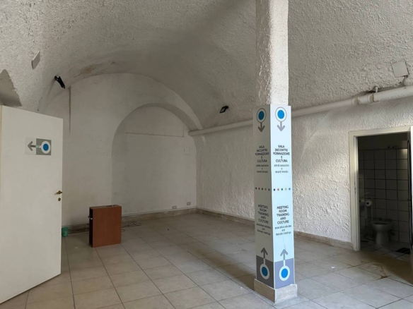 LOCALE COMMERCIALE