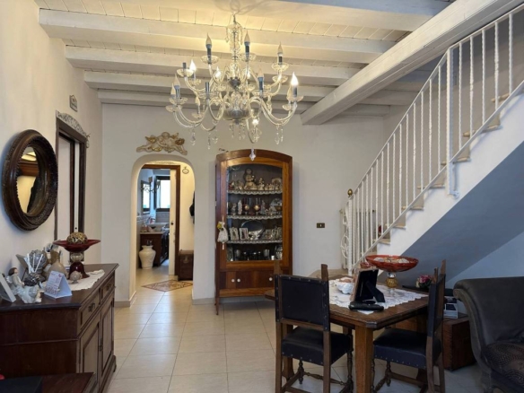 Appartamento su due livelli + box auto