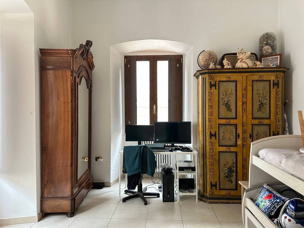 Appartamento su due livelli + box auto
