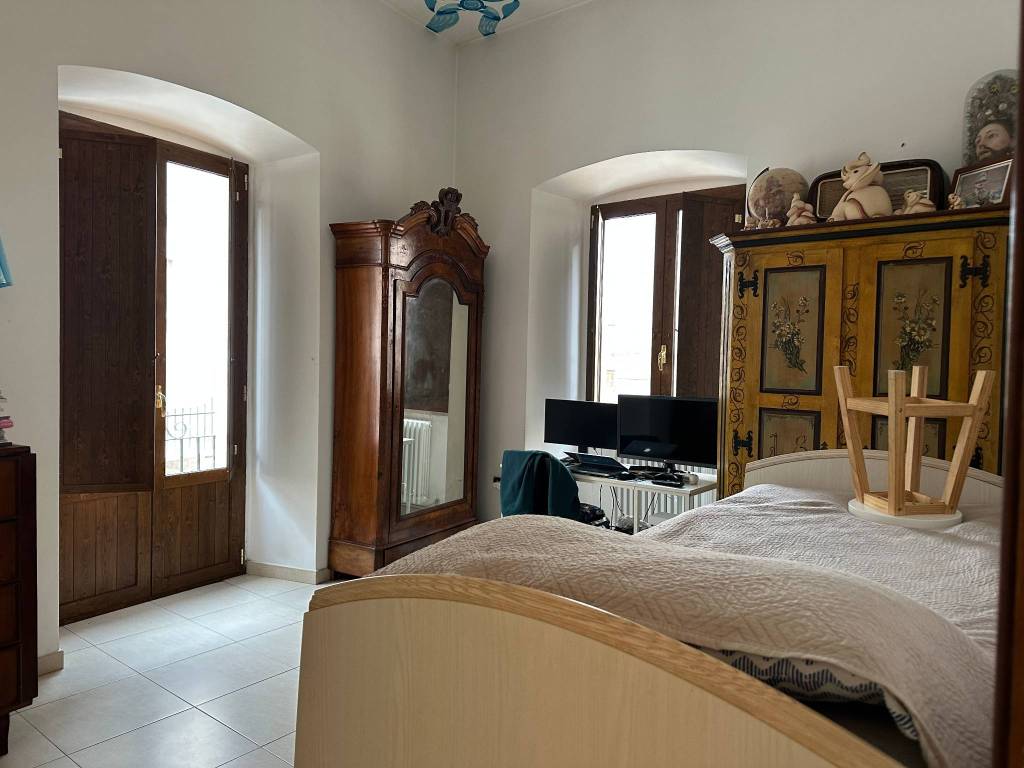 Appartamento su due livelli + box auto