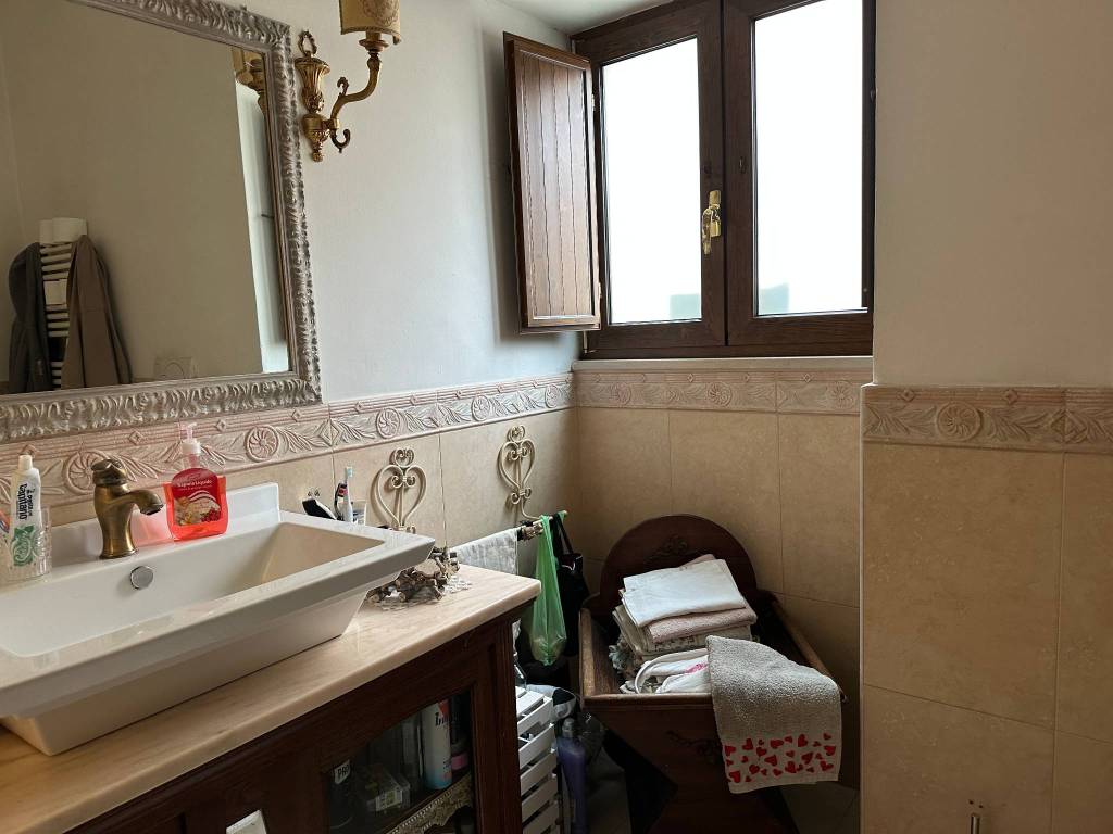 Appartamento su due livelli + box auto