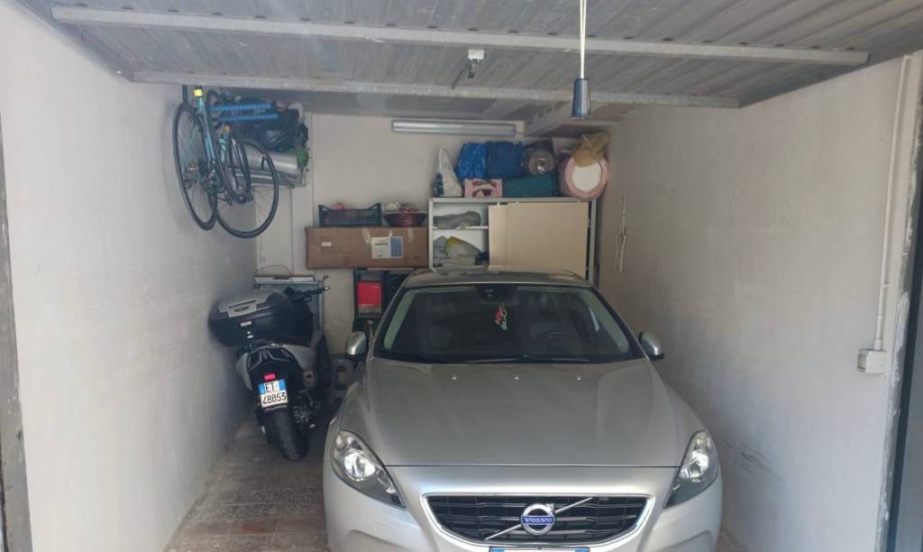 Appartamento su due livelli + box auto
