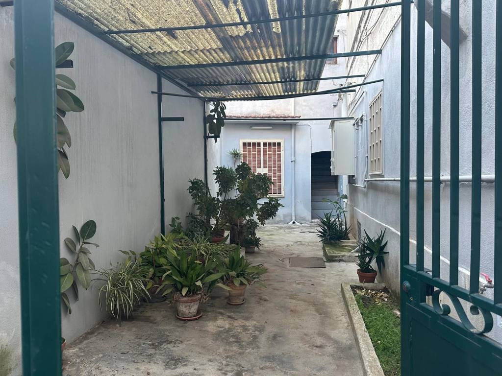 CASA INDIPENDENTE BIFAMILIARE