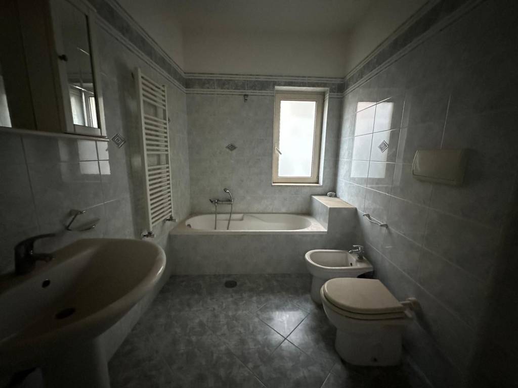 CASA INDIPENDENTE BIFAMILIARE