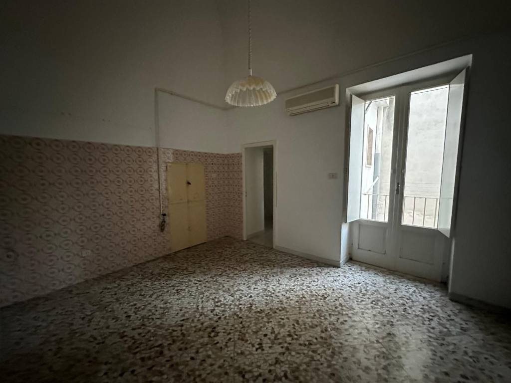 CASA INDIPENDENTE BIFAMILIARE