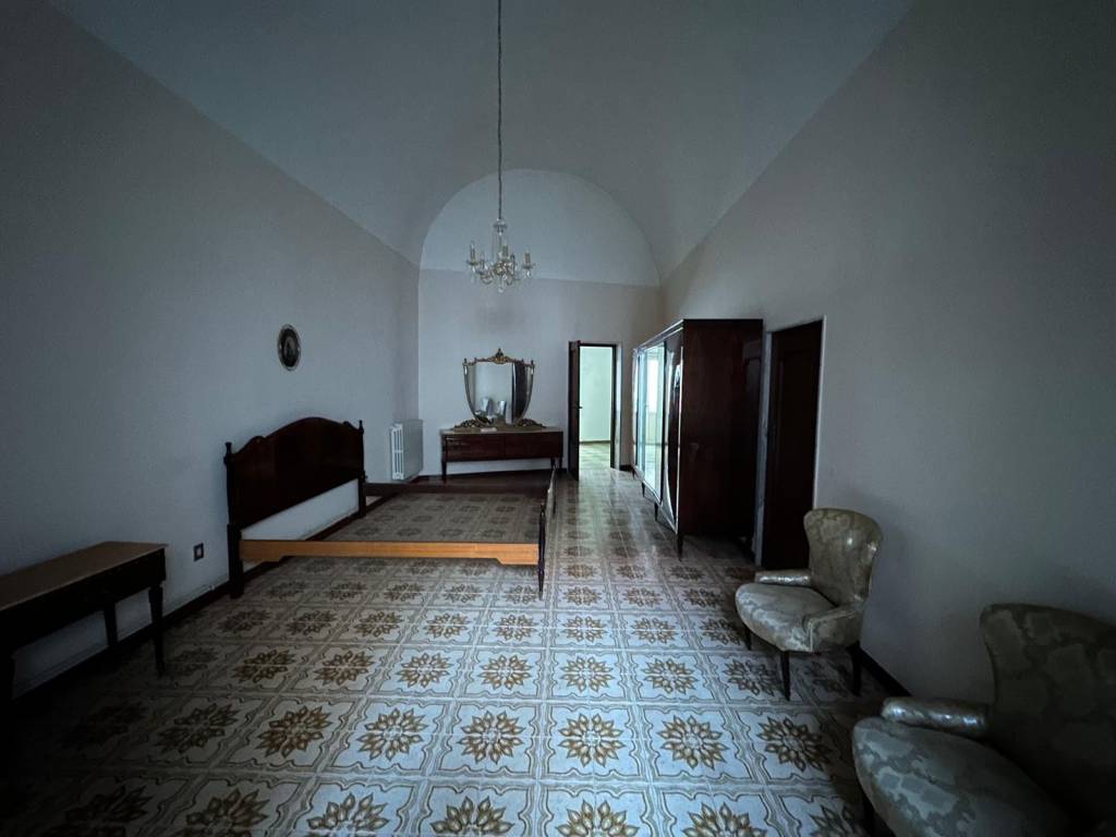 CASA INDIPENDENTE BIFAMILIARE