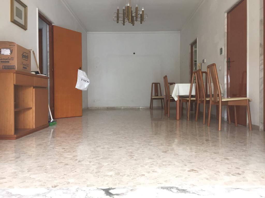 VILLA UNIFAMILIARE CON AMPIO GIARDINO.