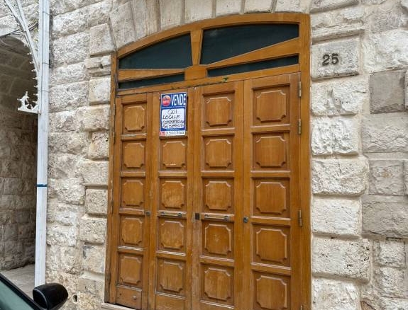 Modugno locale commerciale