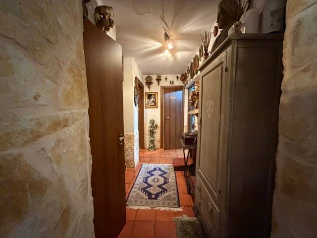 VILLA INDIPENDENTE CON AMPIO GIARDINO