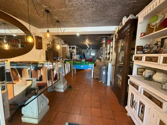 VILLA INDIPENDENTE CON AMPIO GIARDINO
