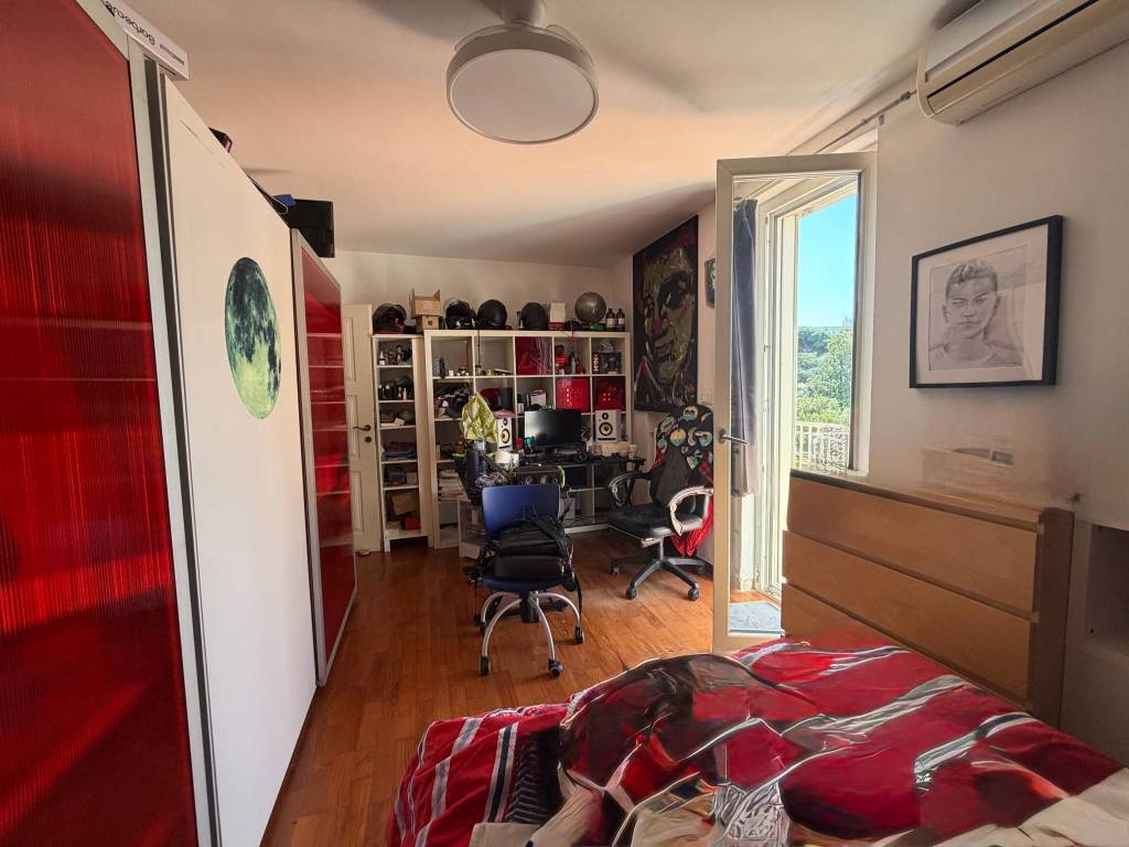VILLA INDIPENDENTE CON AMPIO GIARDINO