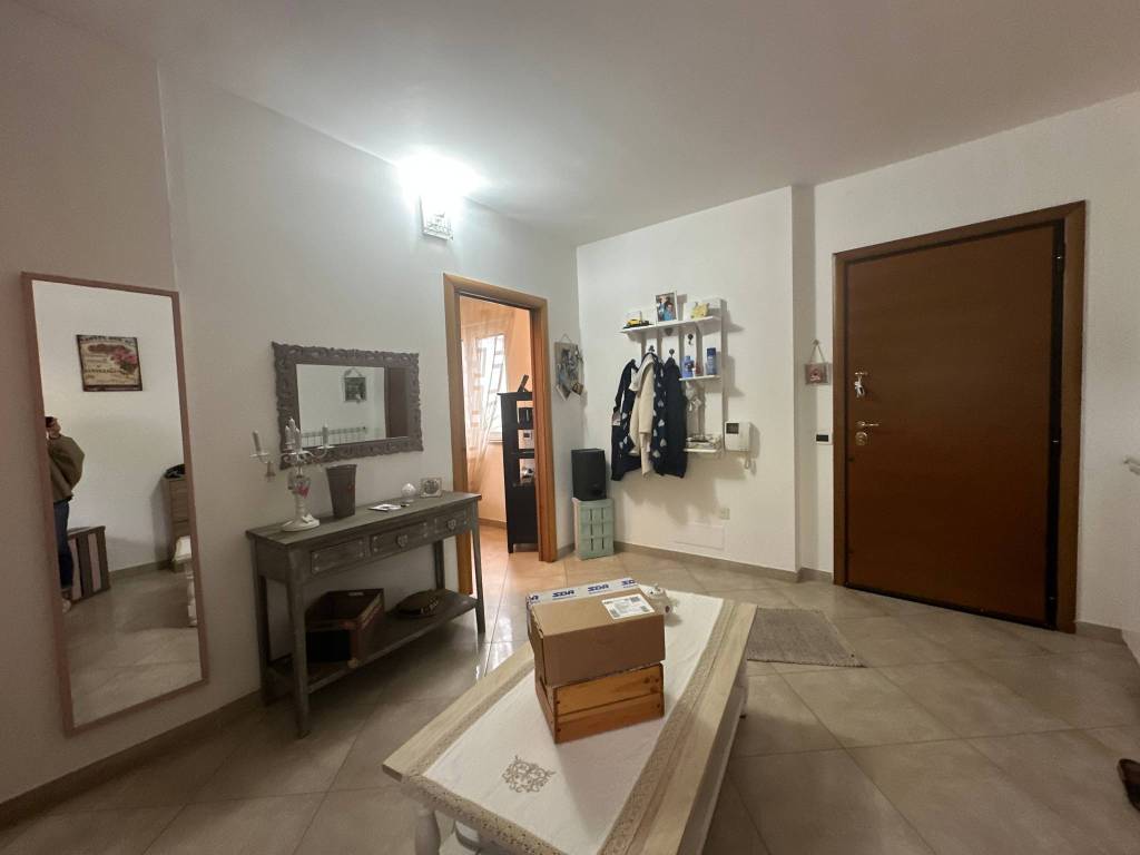 Modugno trilocale con terrazzo e box auto