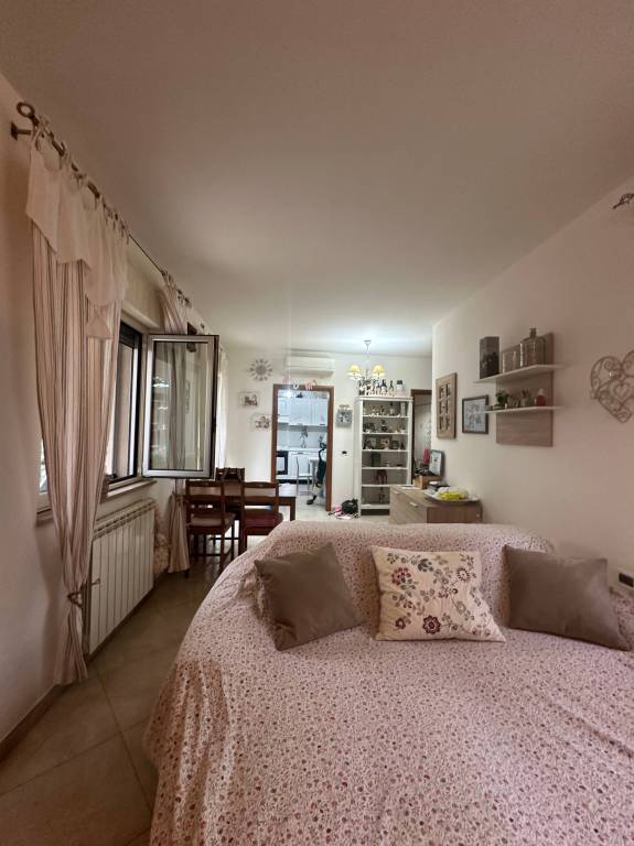Modugno trilocale con terrazzo e box auto