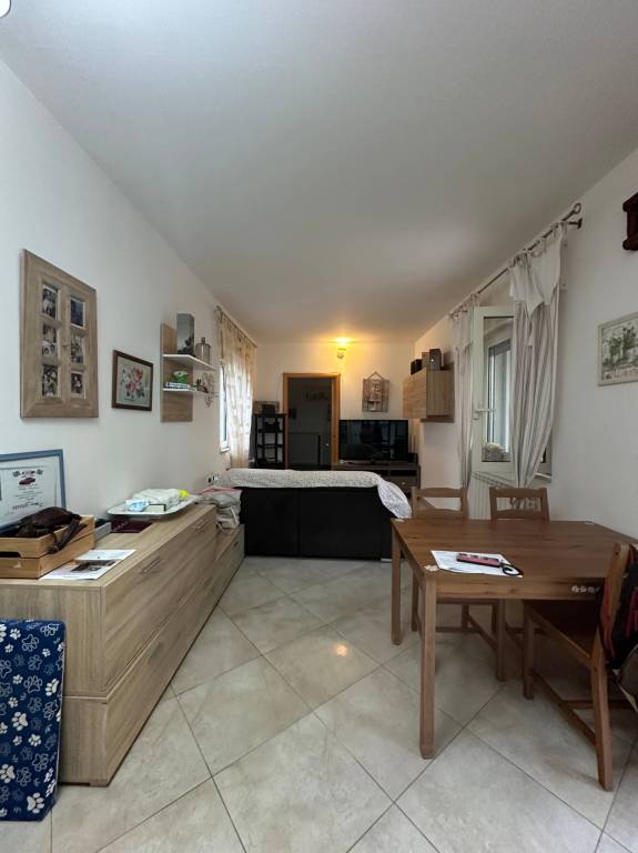 Modugno trilocale con terrazzo e box auto