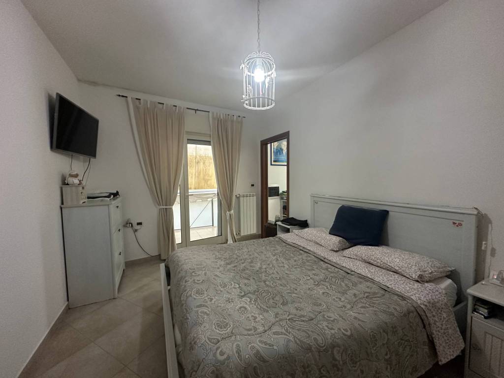 Modugno trilocale con terrazzo e box auto