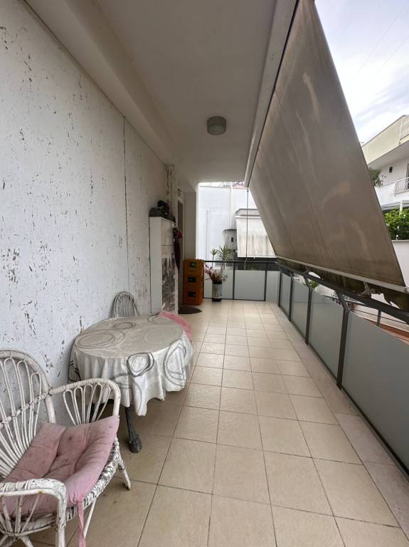 Modugno trilocale con terrazzo e box auto