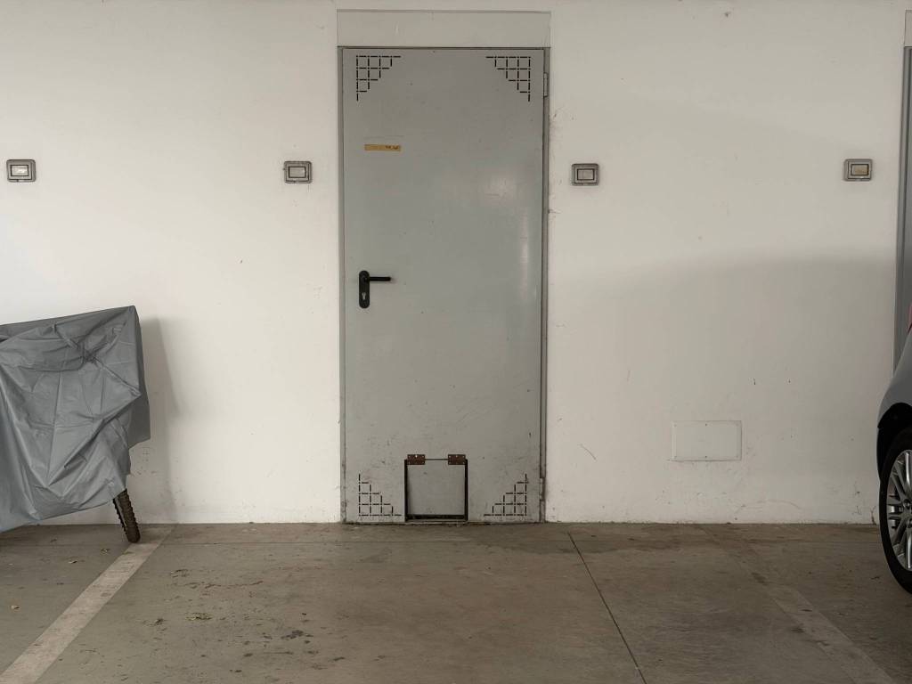 FITTASI TRIVANI,DOPPI SERVIZI, CANTINA,POSTO AUTO COPERTO